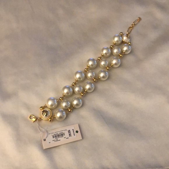 Kate Spade Gold Tone Pearls On Pearl Chunky Bracelet Spade Flower Motif NWT - Picture 11 of 13